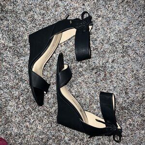 Chinese Laundry Black Wedge Sandals size 8.5 great condition